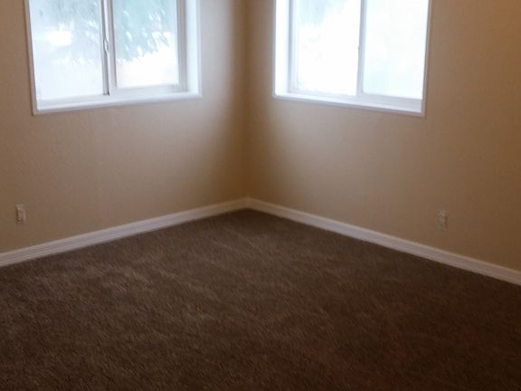 5th image of 381 W Bingham Ave