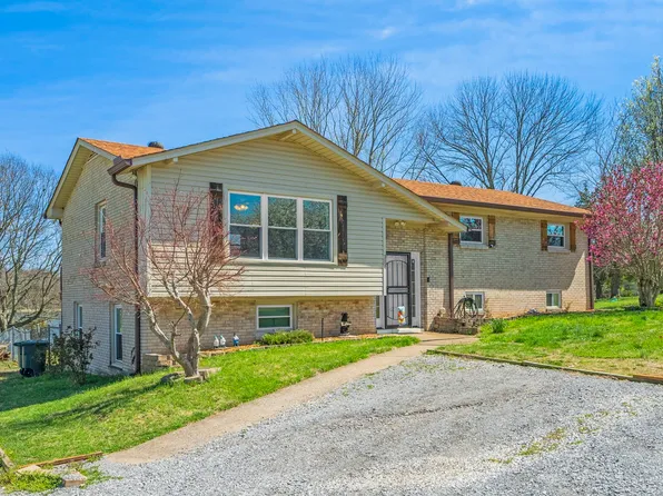 204 Drakewood Dr, Portland, TN 37148