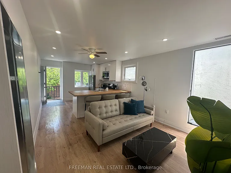 3449 Yonge St #2 — Photo 6