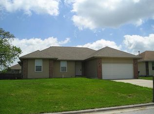 410 Daniel Dr, Nixa, MO 65714
