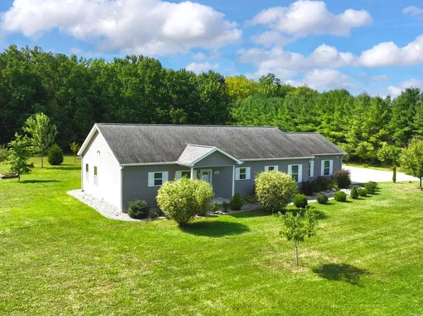 7895 Lindsey Rd, Casco, MI 48064