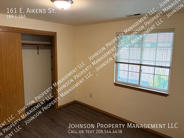 161 E Aikens Rd — Photo 5
