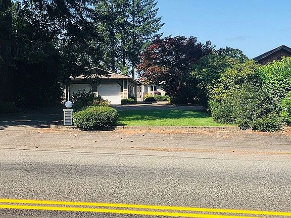 5th image of 330 E Island Lake Dr
