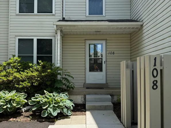 108 Pipers Pl, Chalfont, PA 18914