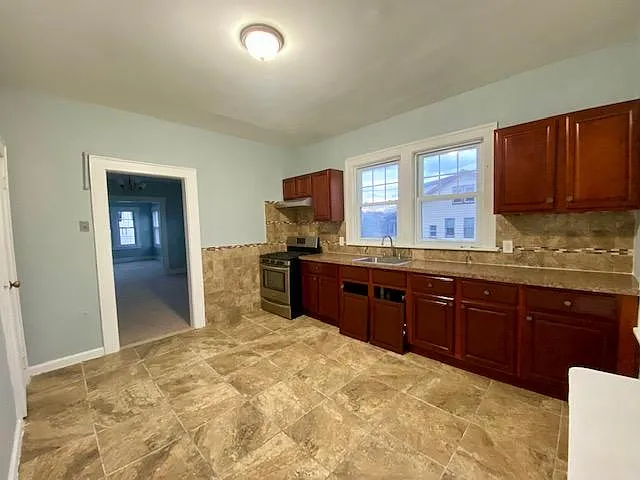 19 Jacoby St — Photo 5