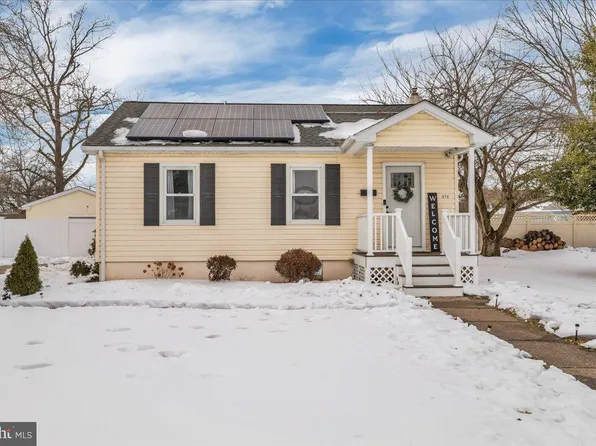 431 Larchmont Dr, Delanco, NJ 08075