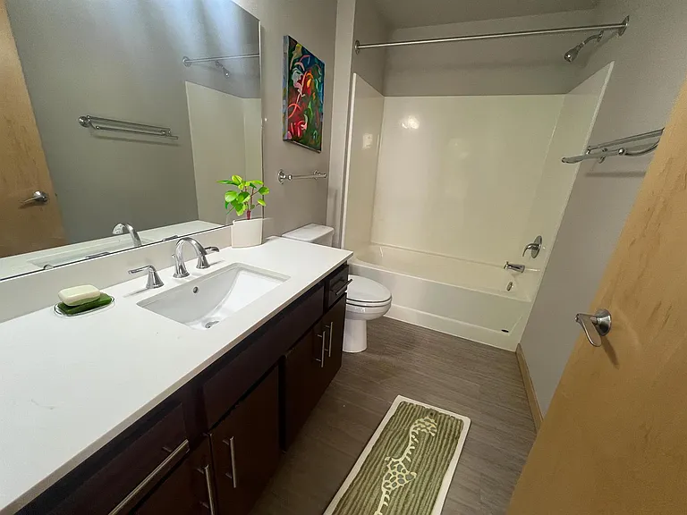 Venture Luxury High Rise — Photo 243