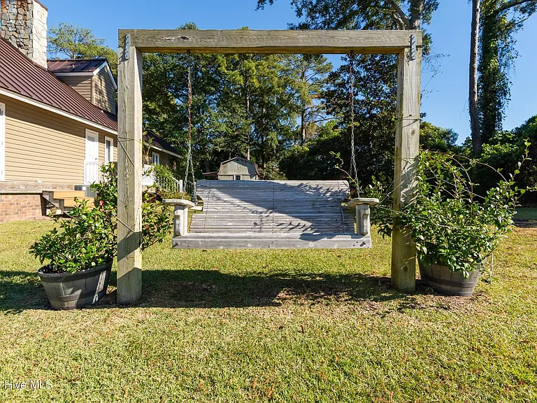 810 Madam Moores Ln #A — Photo 60