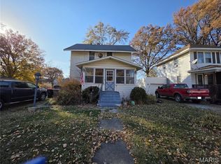 1020 N Charles St, Carlinville, IL 62626