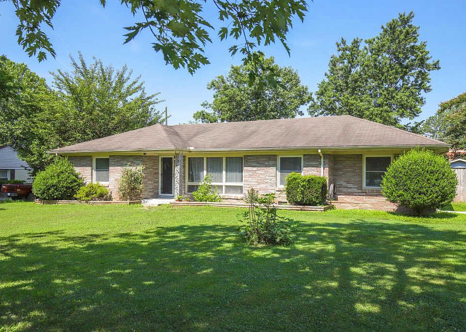 1st image of 418 Richland Cir