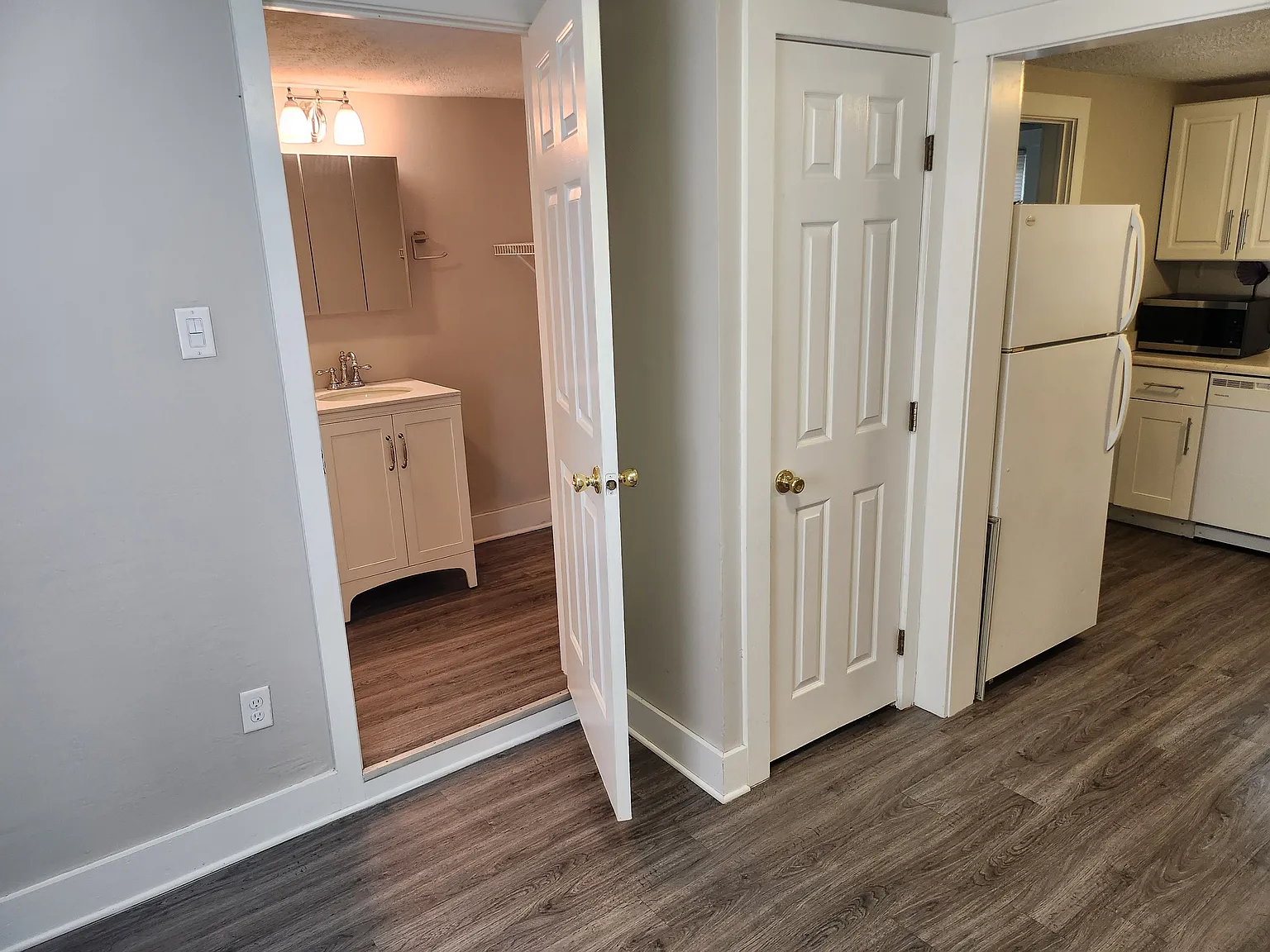 2 bed, 900 sqft, $850 — Photo 3