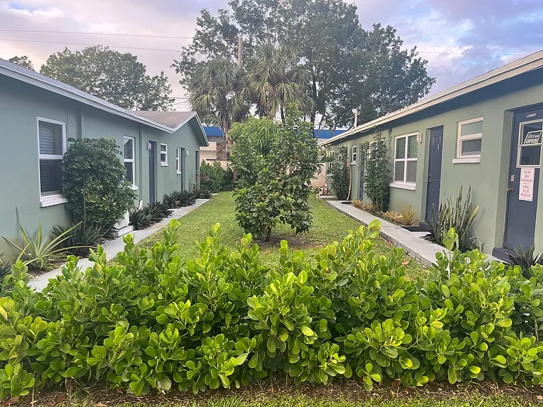 3071 NW 9th Ave — Photo 13