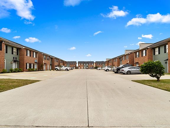 2nd image of 1711 Mignonette Ln Suite 11A