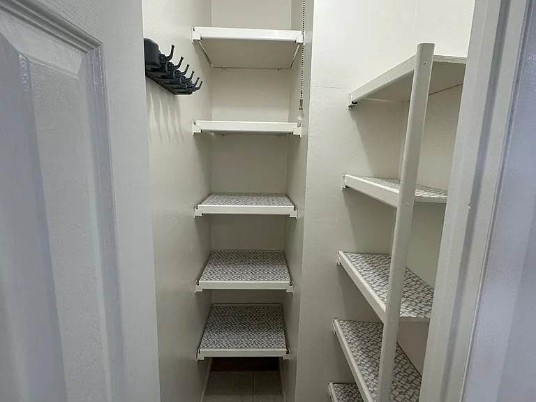 PANTRY.