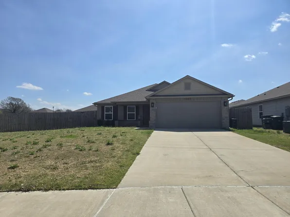 1061 E Bunting St, Fayetteville, AR 72701