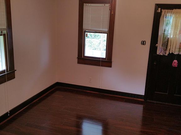4th image of 270 Cunningham Ln