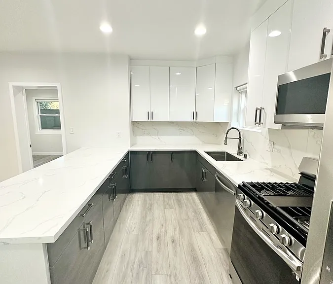 608 1/2 W Hillcrest Blvd — Photo 2