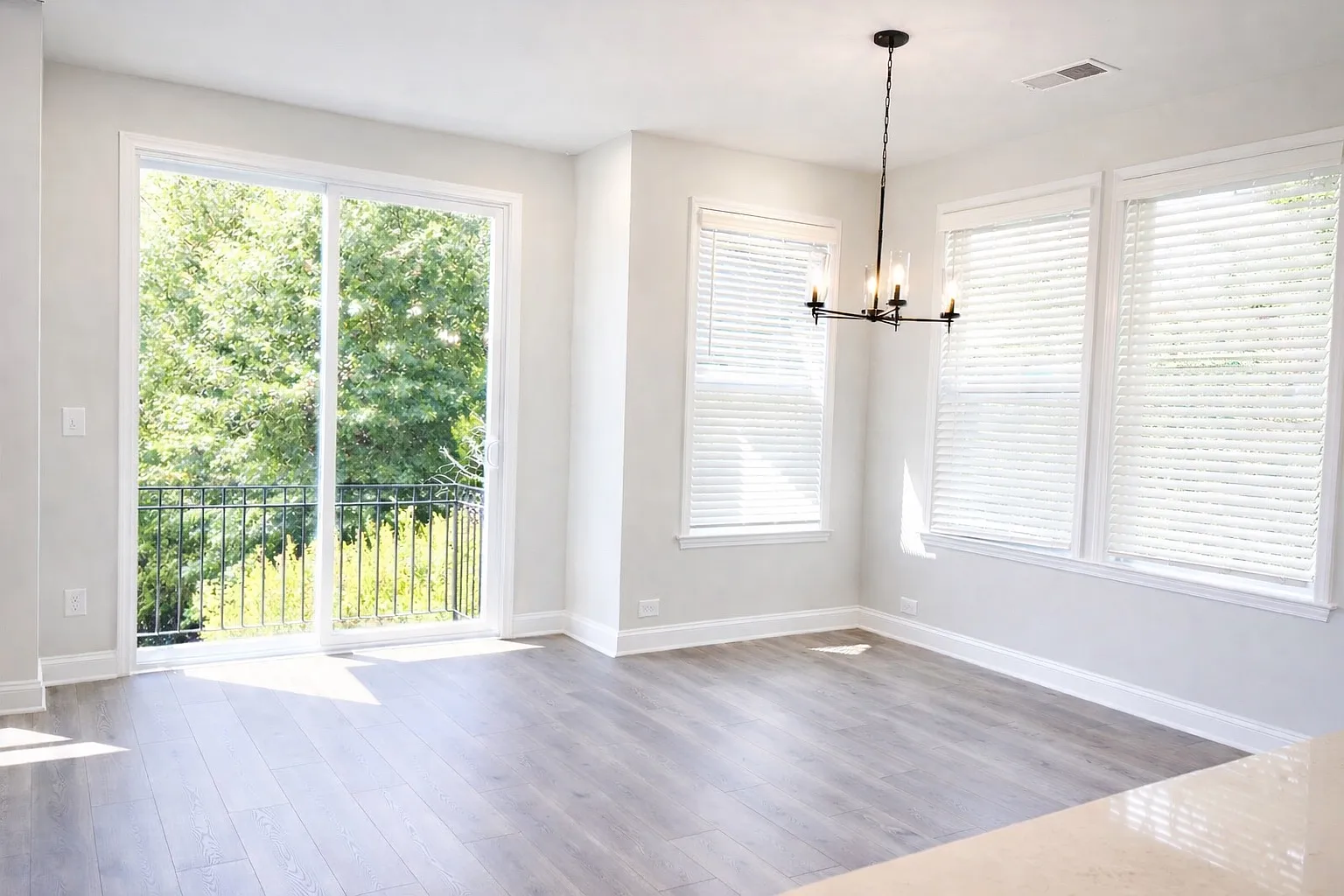 3 bed, 3.5 bath, 1965 sqft, $2,900 — Photo 2