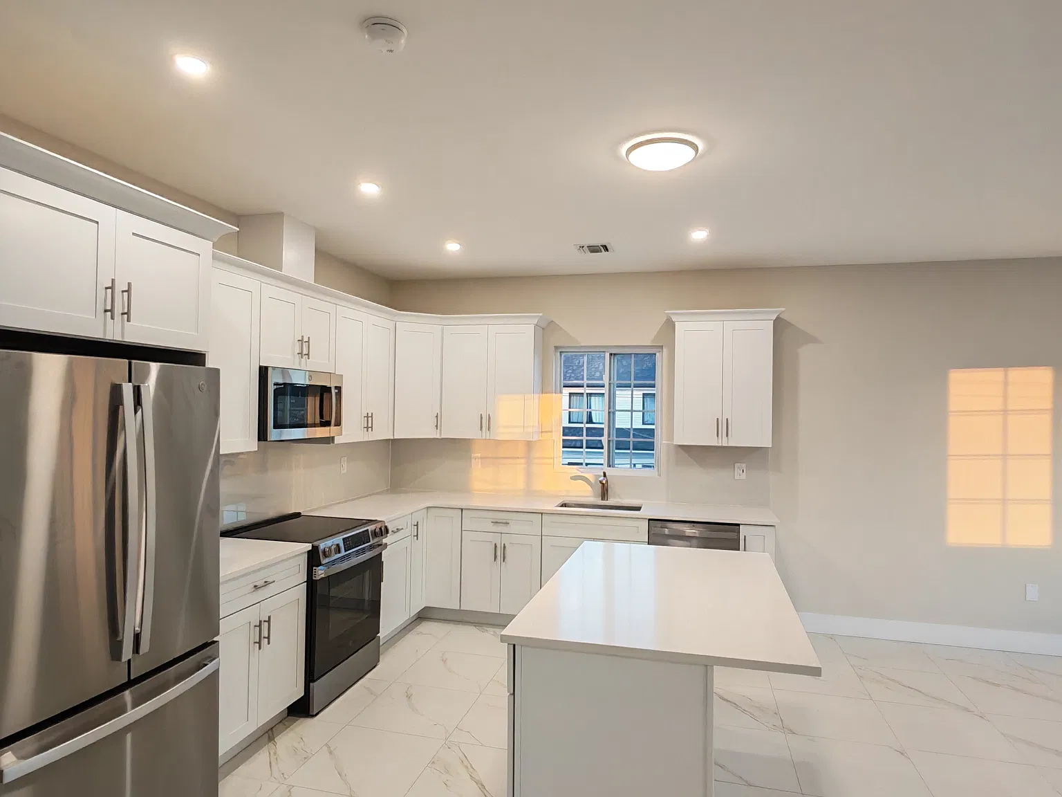 311 Liberty Ave — Photo 2