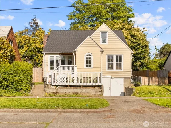 1010 Veneta Avenue, Bremerton, WA 98337