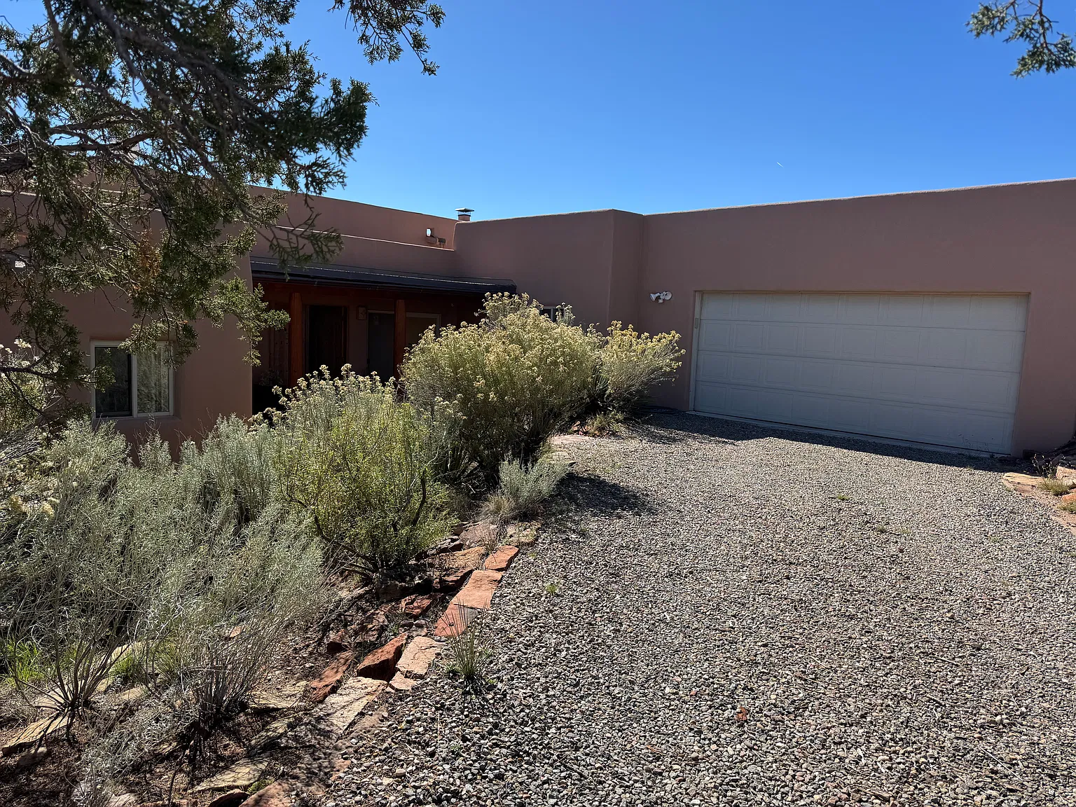 3 bed, 2.5 bath, 2368 sqft, $3,700 — Photo 3