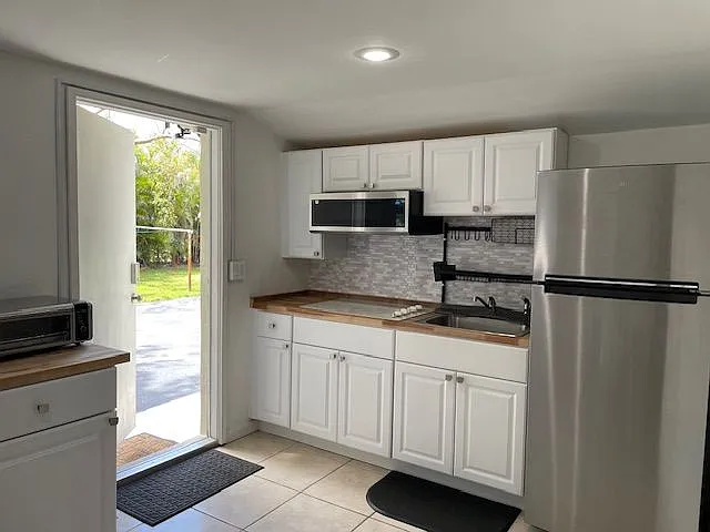 821 SW 13th Ct #B — Photo 14