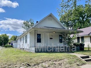 1418 E Bowman St, South Bend, IN 46613