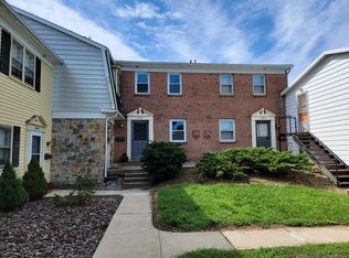 680 Broad St APT E, Akron, PA 17501