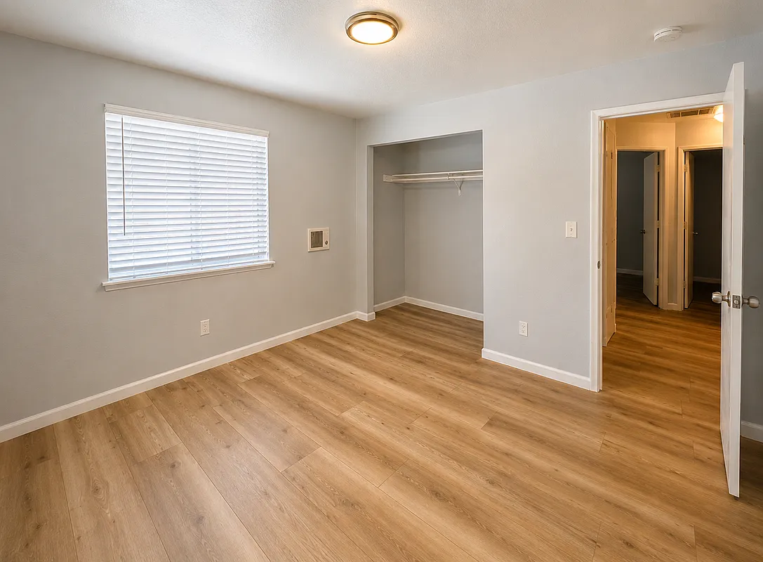 3 bed, 2.0 bath, 986 sqft, $2,250 — Photo 3