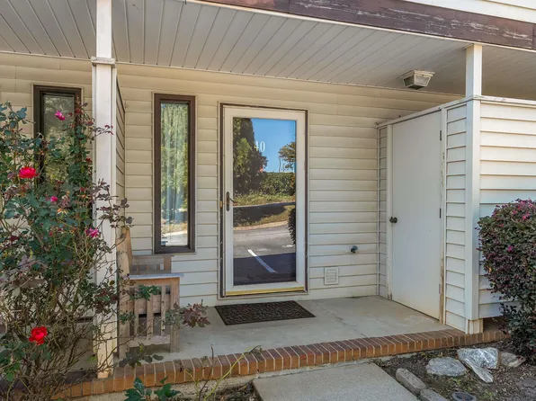 40 Shockley St, Taylors, SC 29687