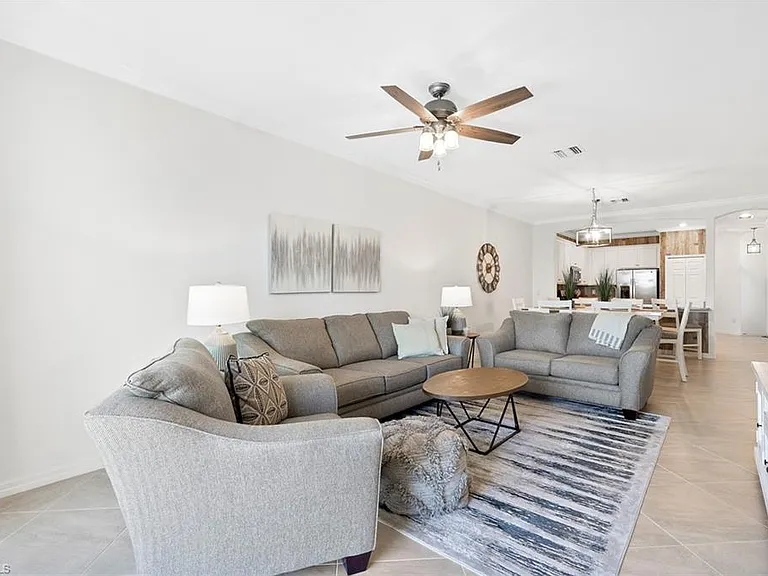 17829 Woodland Ct — Photo 5