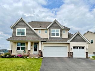 9772 Dunes Ln, Cottage Grove, MN 55016