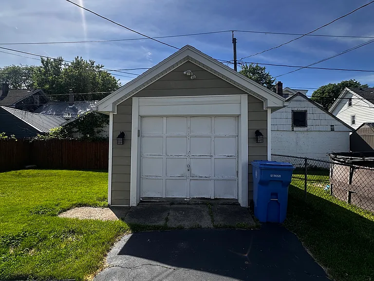 Detached Garage (No Parking. Shared Storage with Landlord)