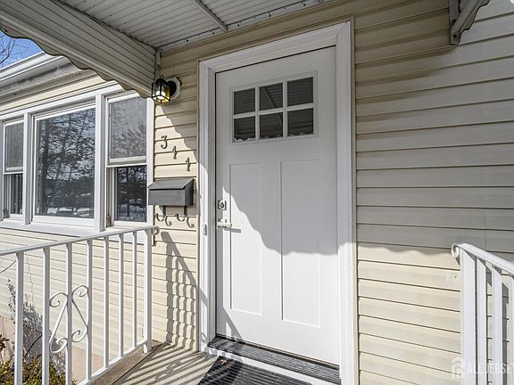 2nd image of 311 Chestnut St