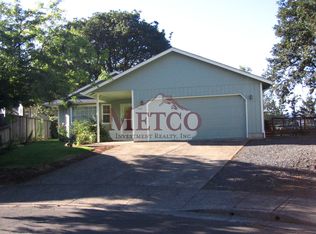 488 S 70th St, Springfield, OR 97478