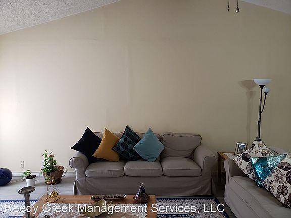 3rd image of 704 Towne House Ln