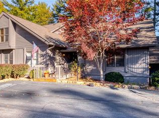 30 Racquet Club Villas Dr, Sapphire, NC 28774