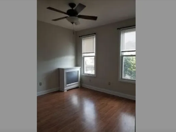 220 Jane Street image 6 of 8