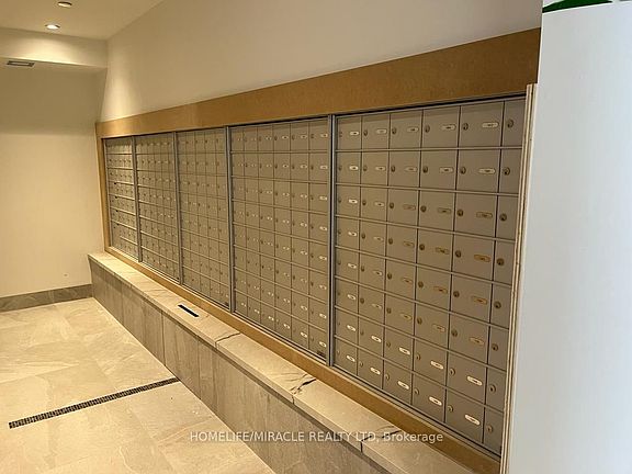 4th image of 185 Deerfield Rd #114