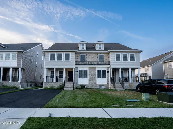 32 Lenox Drive, Lakewood, NJ 08701