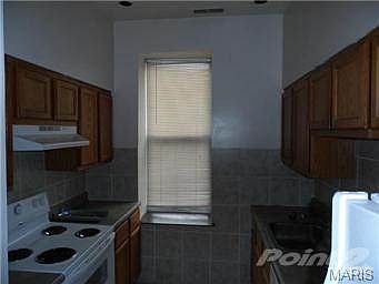 4th image of 3865 Blaine Ave