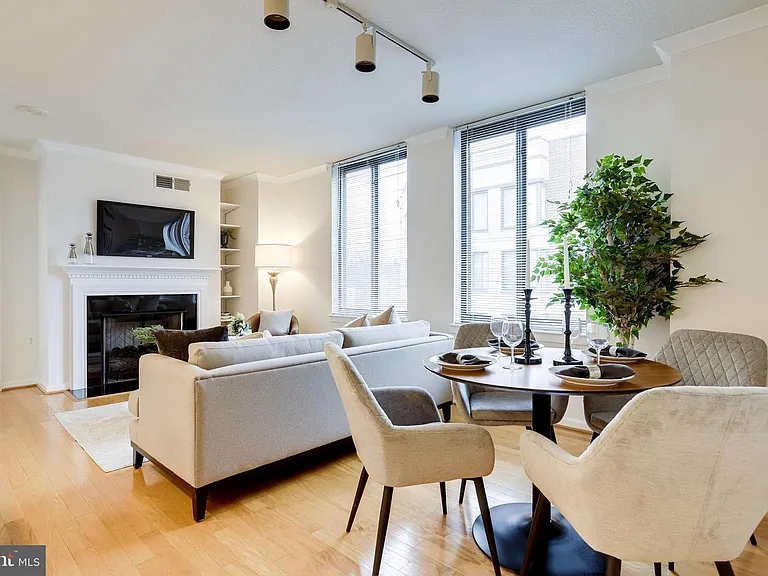 2220 Fairfax Dr #803 — Photo 8