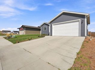 5520 Coal Bank Dr, Rapid City, SD 57701