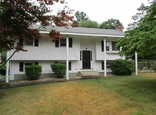 190 Charles Dr, Tewksbury, MA 01876