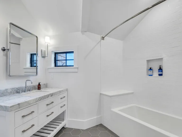 945 Royalton Row — Photo 30
