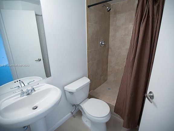 3rd image of 999 Brickell Bay Dr APT 811