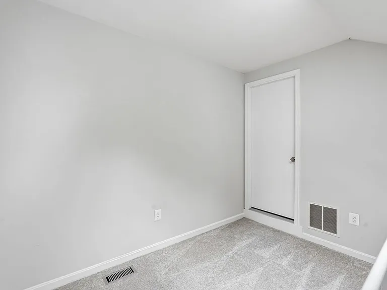 1113 N Vernon St — Photo 19