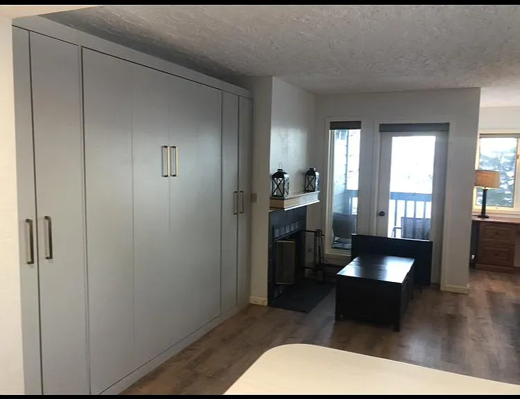 207 Lake Dr — Photo 9