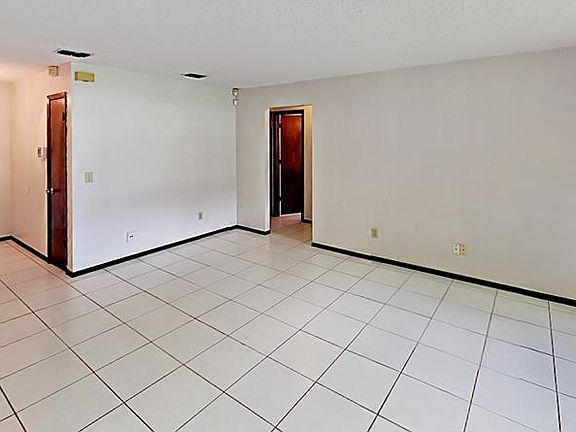 2nd image of 3815 Beachman Dr