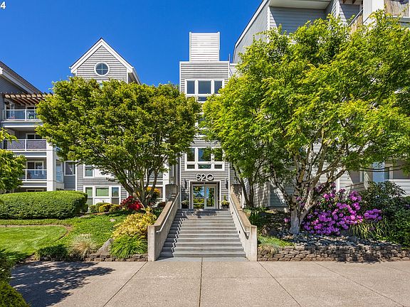 2nd image of 520 SE Columbia River Dr APT 131